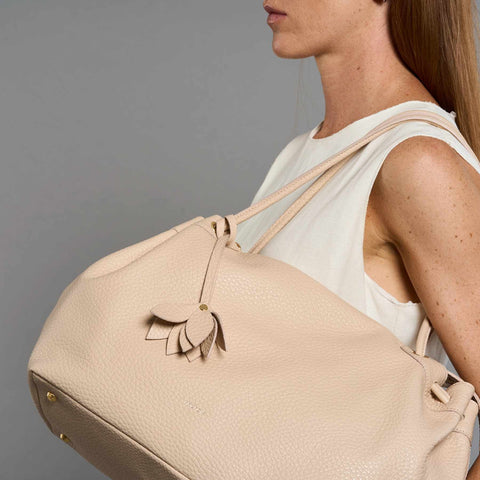 Nido Small Shoulder Bag
