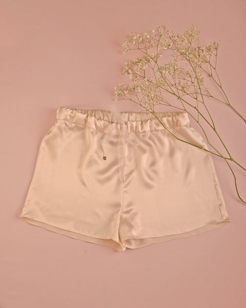 Short - Art. Cannes Melania Fumiko