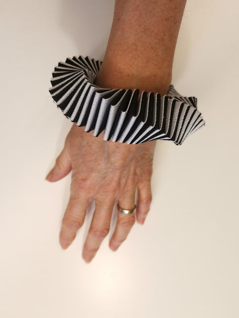 Bracelet - Big Bianco e Nero T.I.N.A there is no alternative