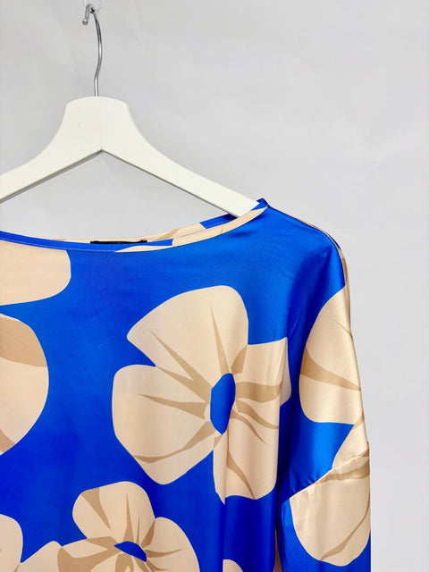 Oversized satin blue blouse with beige floral print SixStop