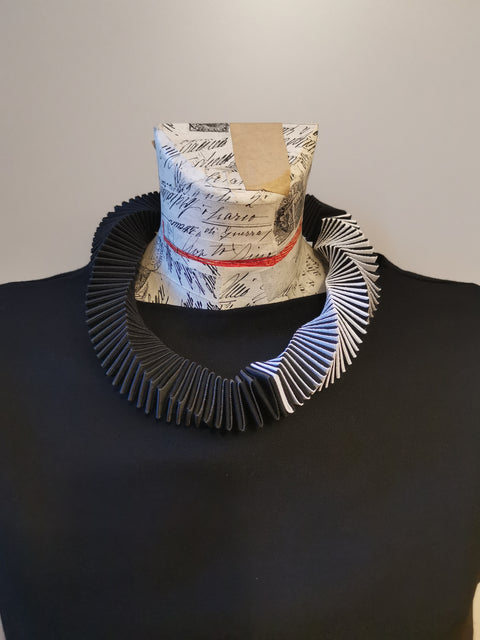 Necklace - Big Bianca e Nera T.I.N.A there is no alternative