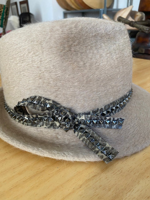 Hat - Sand Batog