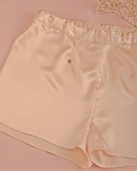 Short - Art. Cannes Melania Fumiko