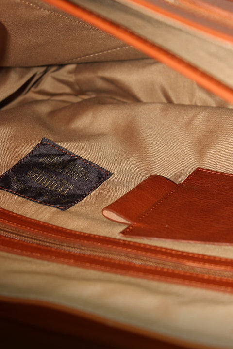 Medium Case - Art. Cuoio Terrida