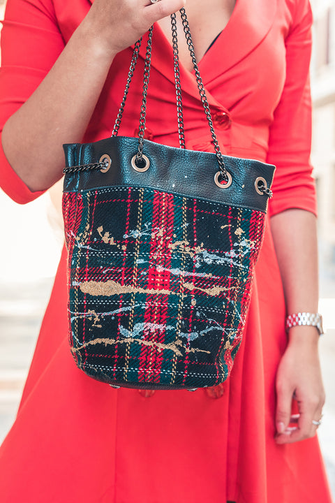 Bucket Bag In Tartan And Genuine Leather With Gold Glitter Apiedinudinelparco