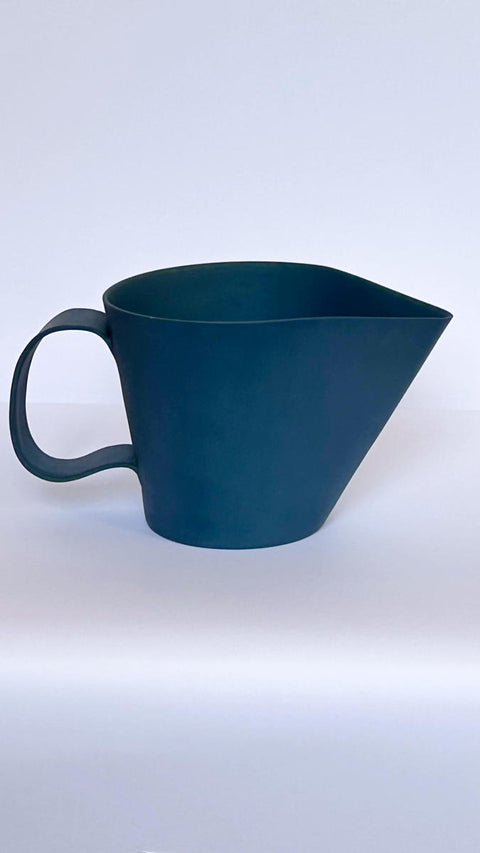 Funnel pitcher