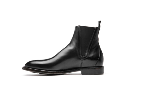 Chelsea ankle boots with elastic panels - art. 21387