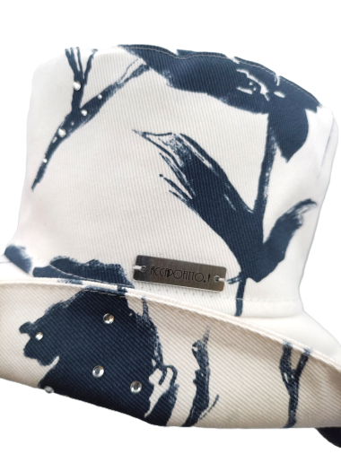 Noemi Hat