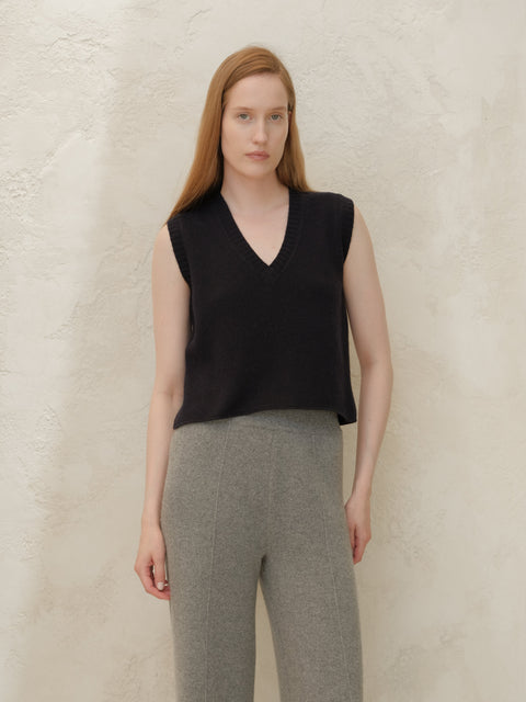 Cashmere Mix Sleeveless V-neck Top - Lèmme