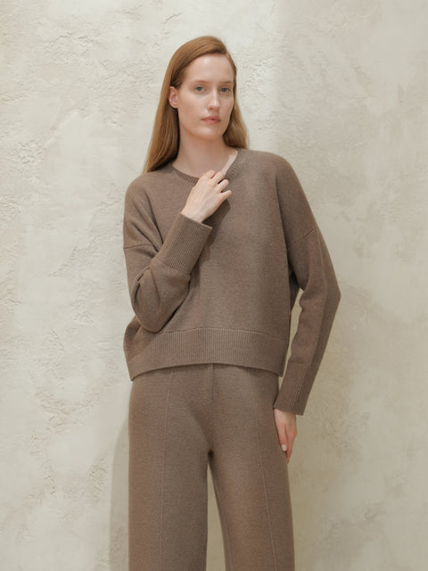  Cashmere Mix Relaxed Crewneck Sweater
 - Lèmme
