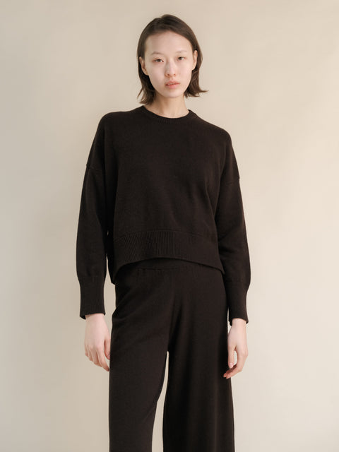  Cashmere Mix Relaxed Crewneck Sweater
 - Lèmme