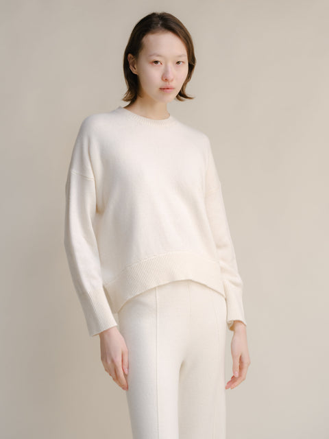  Cashmere Mix Relaxed Crewneck Sweater
 - Lèmme