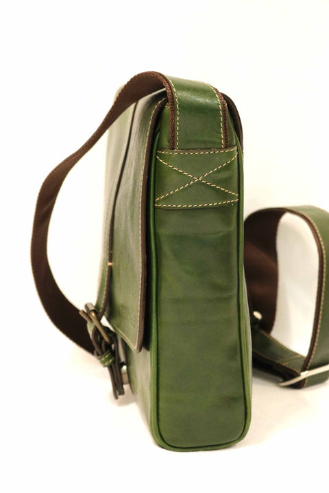Tuscan Leather Shoulder Bag with Magnetic Buckle Closure