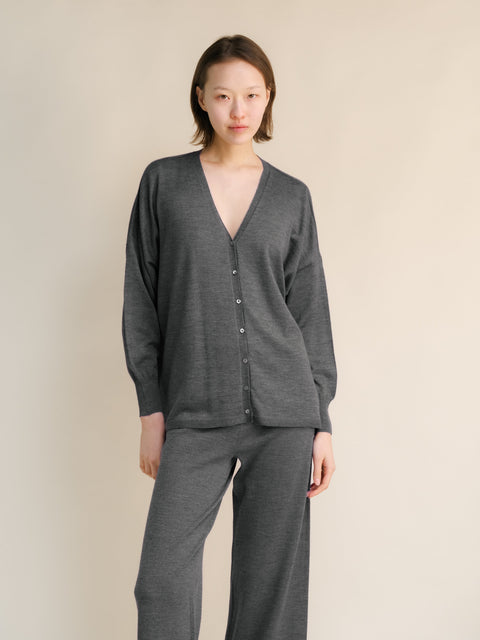 Extra Fine Merino Wool Oversized V-Neck Cardigan (3D-Knit) - Lèmme