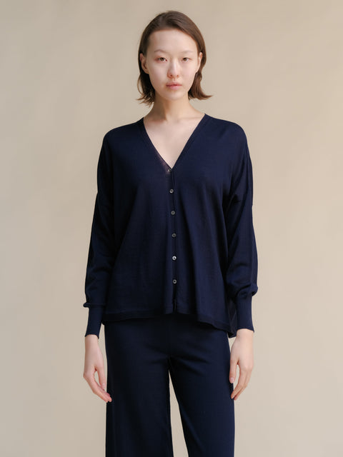 Extra Fine Merino Wool Oversized V-Neck Cardigan (3D-Knit) - Lèmme