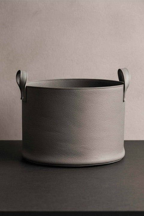 Throw blanket basket