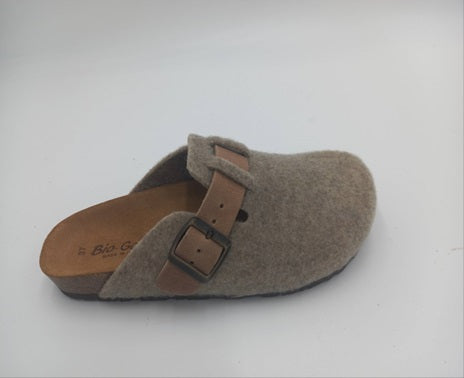 Art.13 Woman Felt Camel Golden Wiking