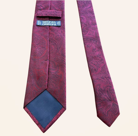 Deep Burgundy Silk Tie – Classic Paisley Design
