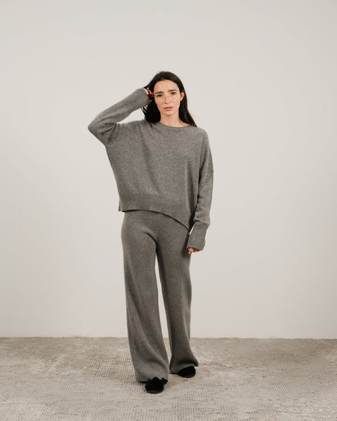  Cashmere Mix Relaxed Crewneck Sweater
 - Lèmme