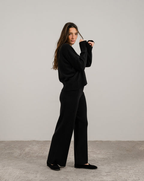  Cashmere Mix Relaxed Crewneck Sweater
 - Lèmme