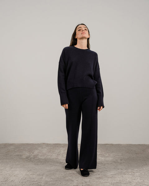  Cashmere Mix Relaxed Crewneck Sweater
 - Lèmme