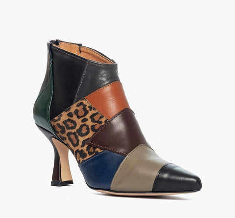 Women's leather patch ankle boots - Alex Love Patch