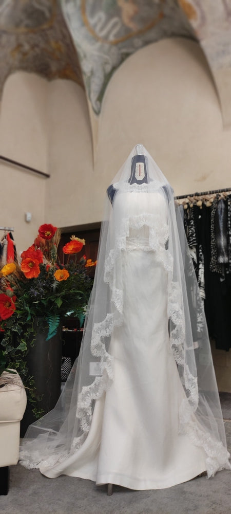 Wedding Dress - Mermaid dress with a veil Bruna Couture