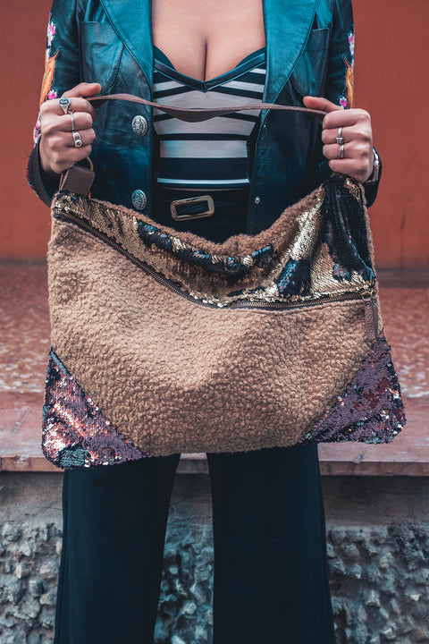 One Shoulder Bag In Boucle' And Two-Tone Writing Sequins Apiedinudinelparco